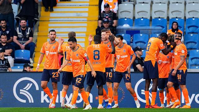 İstanbul Başakşehir, Kocaelispor'u Net Bir Sonuçla Yendi