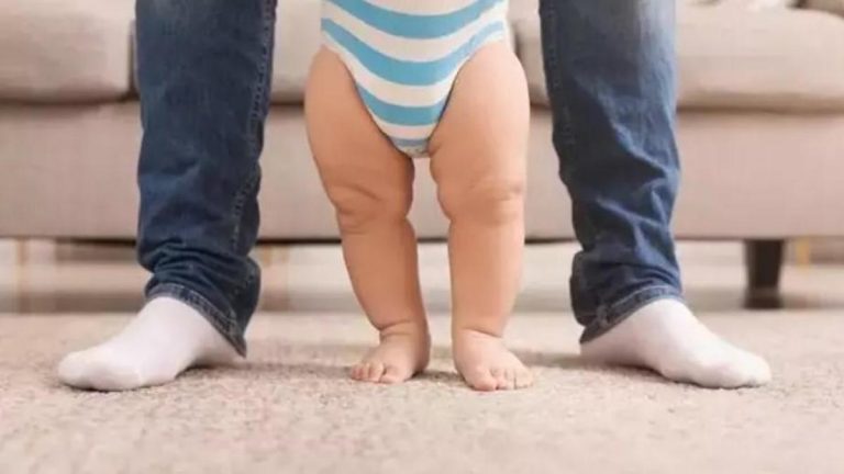 ÇOCUKLARDA AYAKLARLA YÜRMEK SORUN MUDUR?