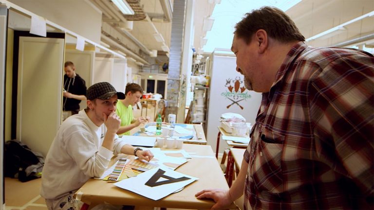 İş dünyası için yeni nesiller hazırlamak için başarı yolu: Mesleki eğitim kursları