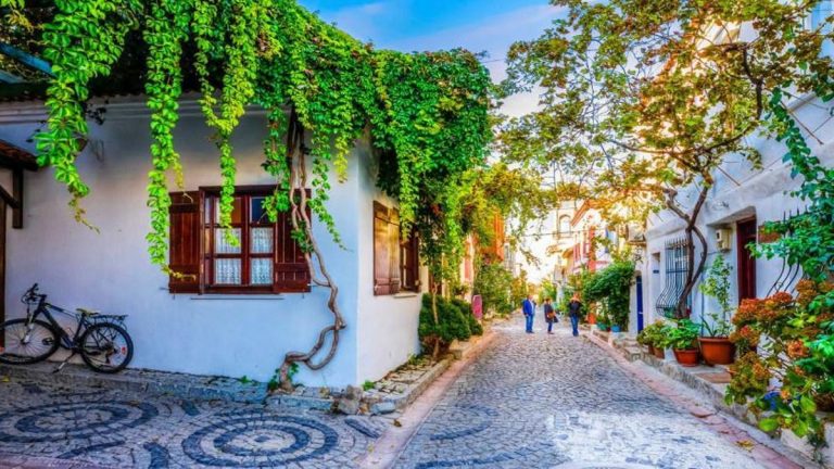 Bozcaada nerede ve nasıl gidilir? Bozcaada’da gezilecek yerler nereleridir?