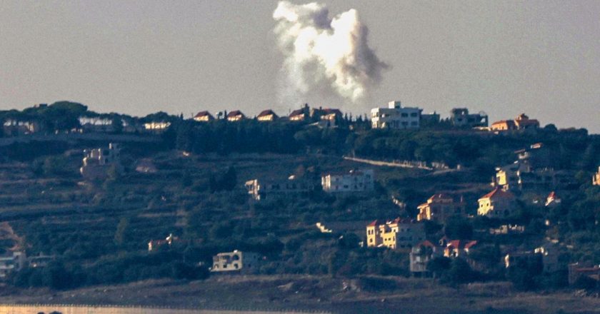 İsrail’in Lübnan’da iki belediye binasını bombalaması sonucu ölenlerin sayısı 16’ya yükseldi