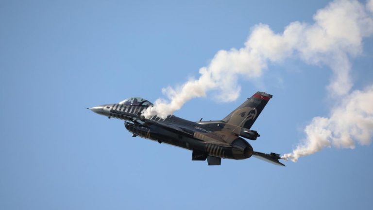 TEKNOFEST’in son gününde 10 hava gösterisi düzenlendi