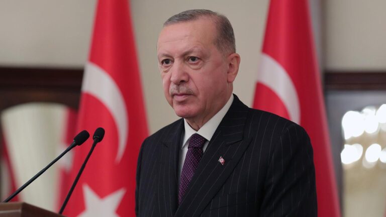 Cumhurbaşkanı Erdoğan popüler şair Ahık Veeysel’i anıyor