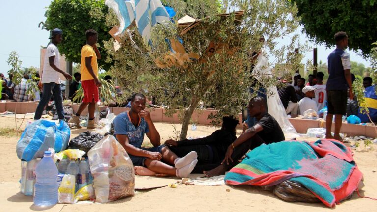 Tunus’ta sahildeki mülteci kampları kaldırıldı