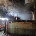 Torbadaki 3 -Storey binada soyu tükenmiş ateş